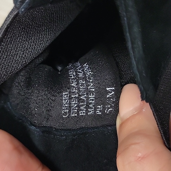 Charles By Charles David Size 5 1/2 Chisel Black Snip Toe Bootie - Picture 9 of 9